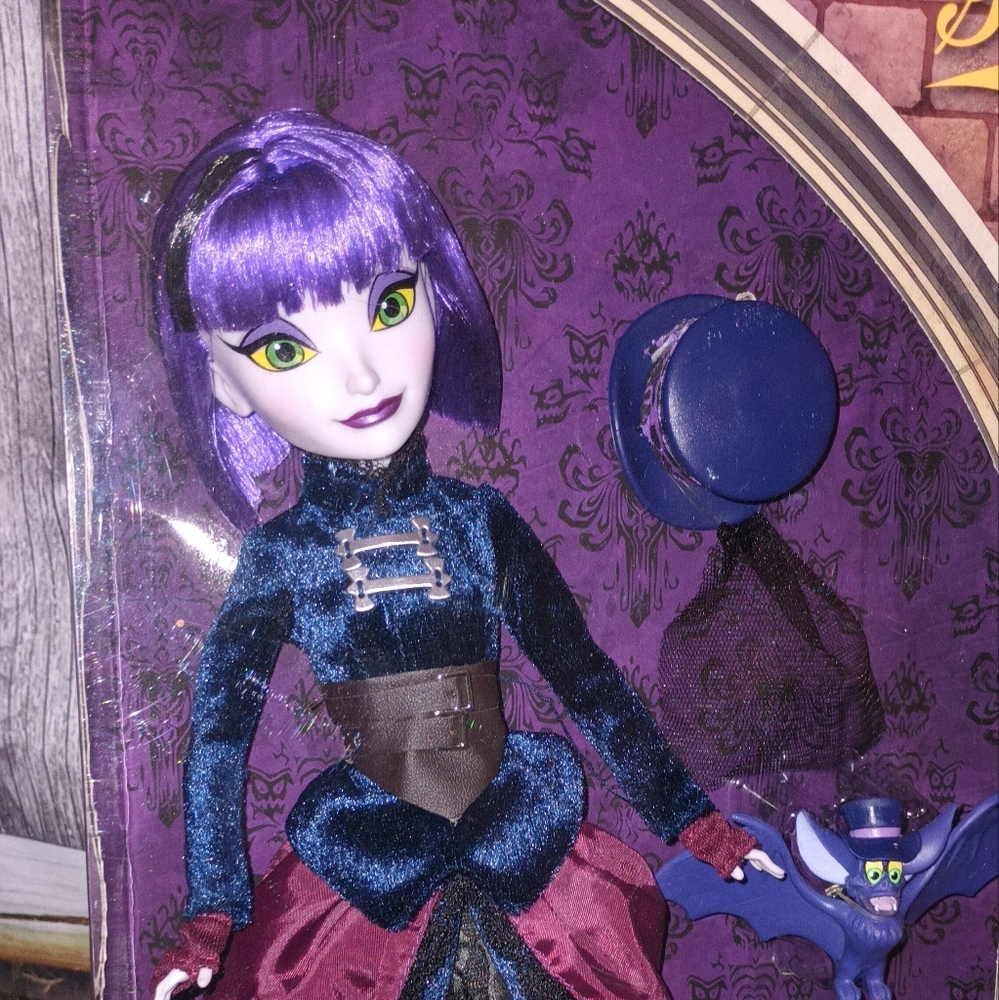 Disney Attractionista Haunted Mansion Ride Gracie Doll Disneyland Collectible - Picture 4 of 7